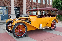 Alumni-dinner-05 car outside